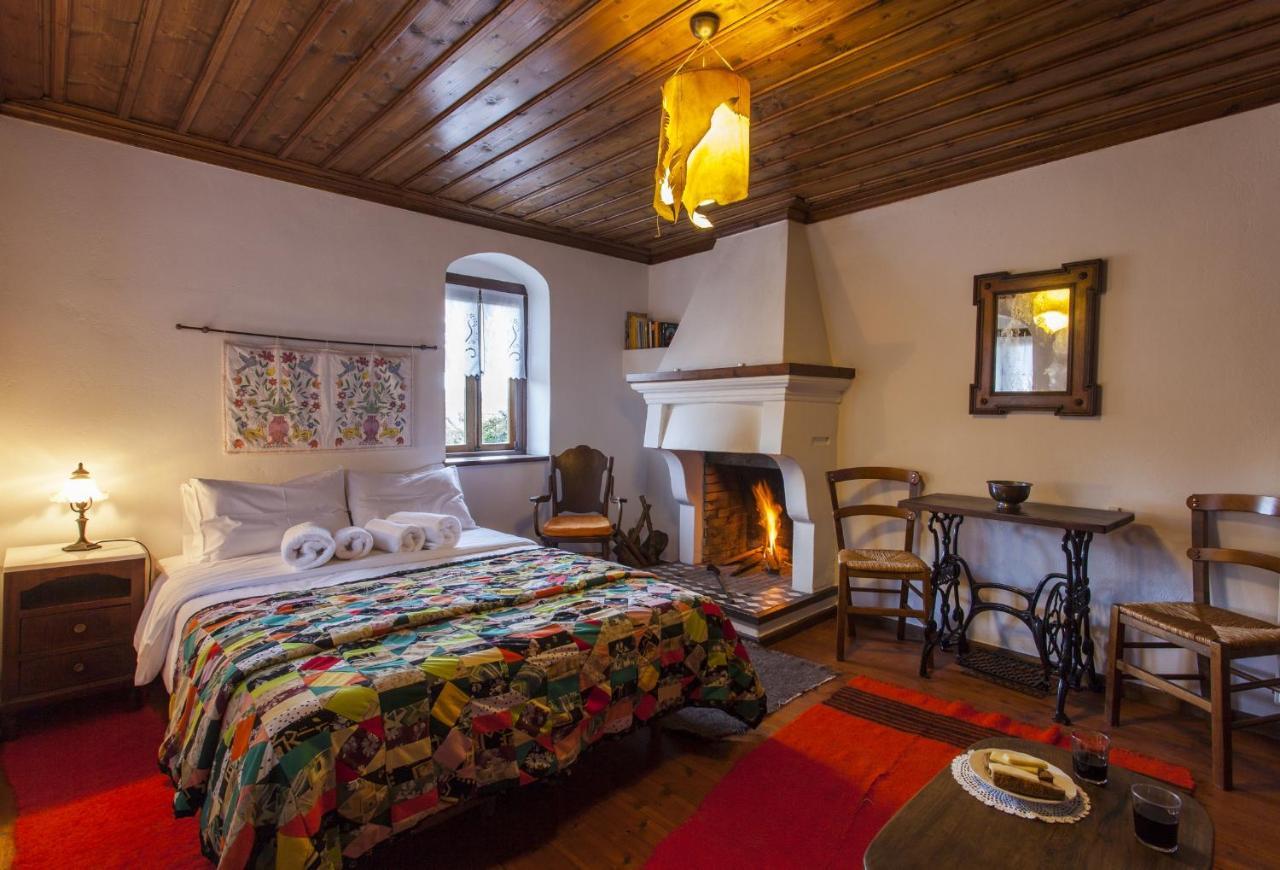 Mpelleiko Hotel Sztemníca Kültér fotó