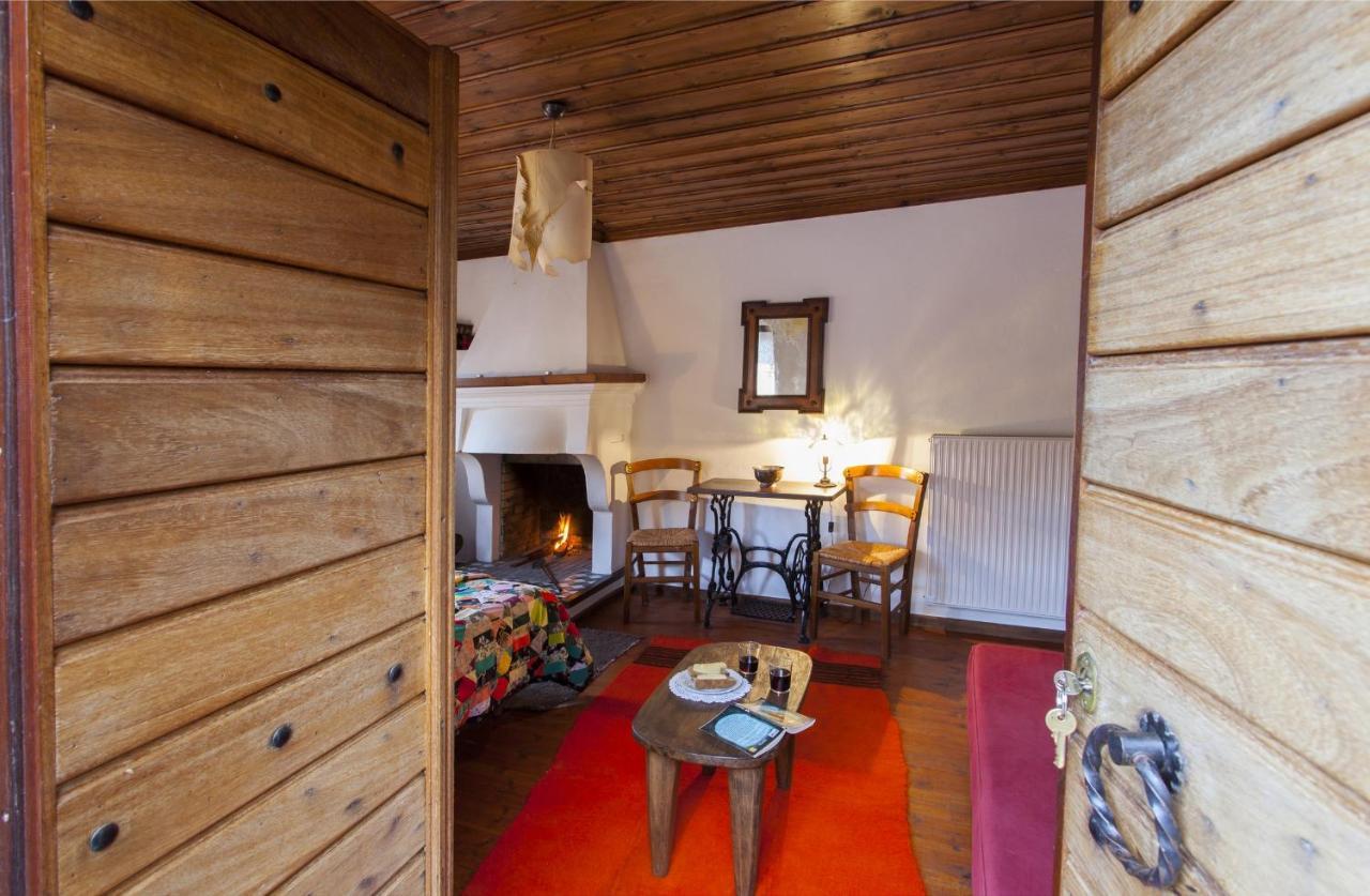 Mpelleiko Hotel Sztemníca Kültér fotó