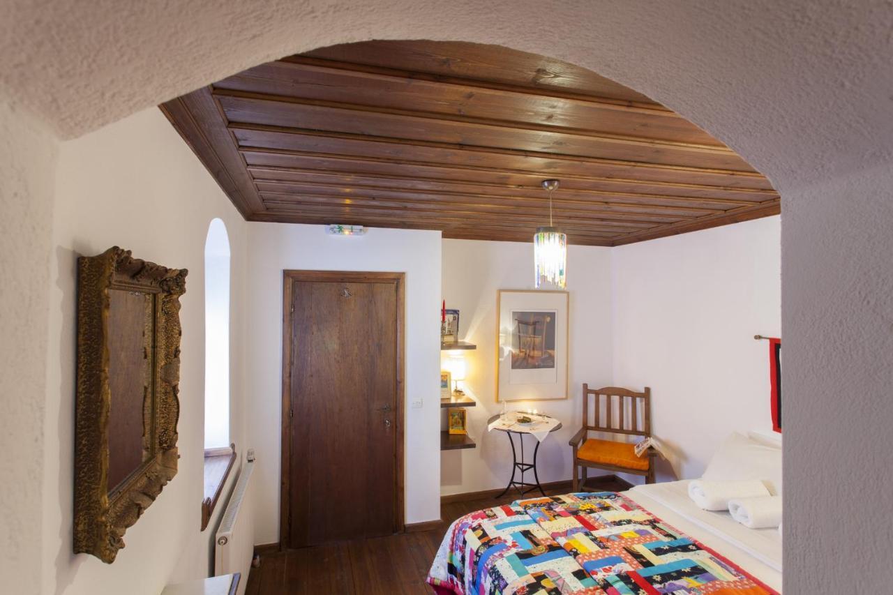 Mpelleiko Hotel Sztemníca Kültér fotó