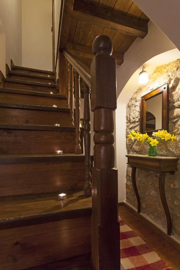 Mpelleiko Hotel Sztemníca Kültér fotó