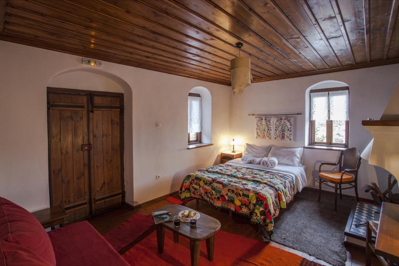 Mpelleiko Hotel Sztemníca Kültér fotó