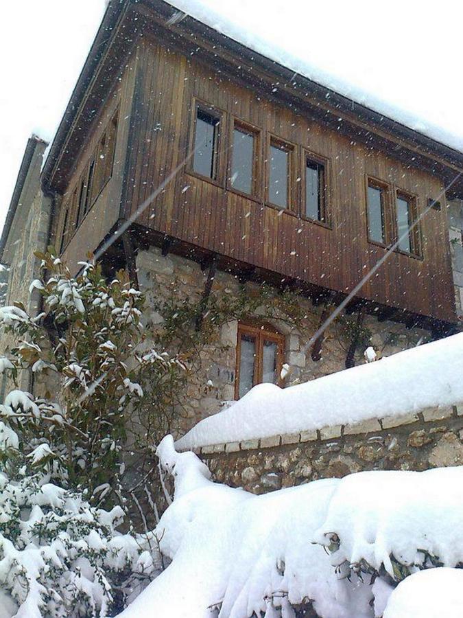Mpelleiko Hotel Sztemníca Kültér fotó